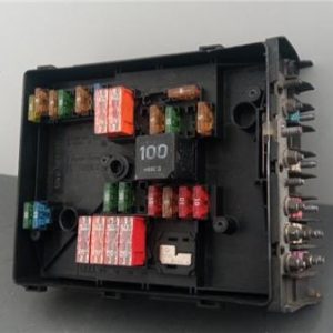 Caja Fusibles/Rele Audi A3 (8P1)(05.2003->) 1.9 TDI Ambiente [1,9 Ltr. - 77 kW TDI] - 239825