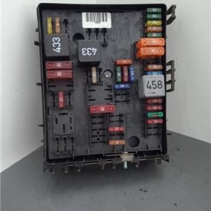 Caja Fusibles/Rele Audi A3 (8P1)(05.2003->) 2.0 TDI Ambition [2,0 Ltr. - 103 kW TDI] - 253254