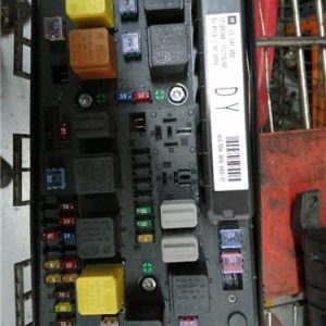 Caja Fusibles/Rele Opel   - 154753