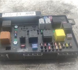 Caja Fusibles/Rele Opel Astra H Berlina (2004->) 1.7 CDTI - 461676