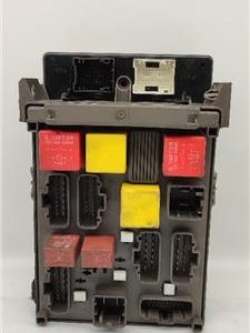 Caja Fusibles/Rele Renault Laguna II (BG0)(2001->) 1.9 dCi (BG0G) - 335718
