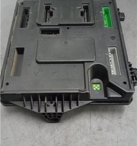 Caja Fusibles/Rele Renault Megane III Berlina 5P (2008->) 1.5 Expression [1,5 Ltr. - 66 kW dCi Diesel CAT (K9K-830)] - 223860