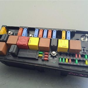 Caja Fusibles/Rele Saab 9-3 Berlina (1998->) 2.2 TiD - 261704