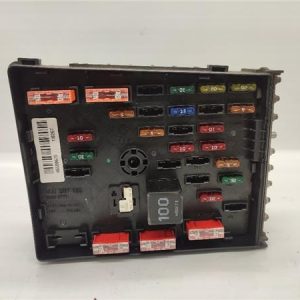 Caja Fusibles/Rele Volkswagen Passat Berlina (3C2)(2005->) 2.0 TDI 16V - 446367