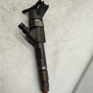 Inyector Nissan Primera Berlina (P12)(12.2001->) 1.9 TO1 - 370204