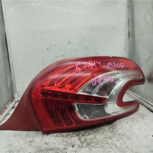 Piloto Trasero Derecho Peugeot 208 (01.2012->) 1.2 Style [1,2 Ltr. - 60 kW 12V VTi] - 470549