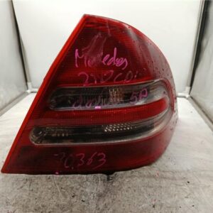 Piloto Trasero Derecho Mercedes-Benz Clase C (BM 203) Berlina (02.2000->) 2.7 270 CDI (203.016) [2,7 Ltr. - 125 kW CDI 20V CAT] - 557117