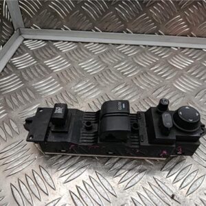 Botonera Puerta Delantera Izquierda Mazda   - 561327