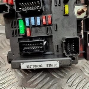 Caja Fusibles/Rele Peugeot 307 Break / SW (S1)(04.2002->06.2005) 1.6 HDi 110 - 563705