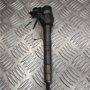 Inyector Skoda Octavia Berlina (5E3)(01.2013->) 1.6 Active [1,6 Ltr. - 77 kW TDI DPF] - 561540
