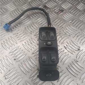 Botonera Puerta Delantera Derecha Mercedes-Benz Clase C (BM 203) Berlina (02.2000->) 2.2 220 CDI (203.006) [2,2 Ltr. - 105 kW CDI CAT] - 574369