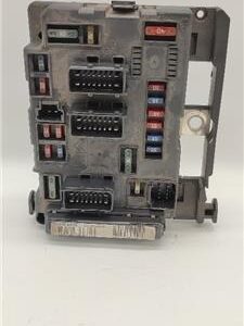 Caja Fusibles/Rele Citroen C5 Berlina (2001->) 2.0 HDi SX [2,0 Ltr. - 79 kW HDi CAT (RHZ / DW10ATED)] - 333774