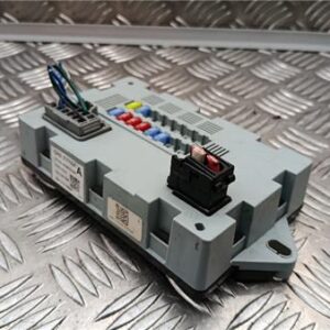 Caja Fusibles/Rele Jaguar XE (10.2014->) 2.0 HSE [2,0 Ltr. - 132 kW Diesel CAT] - 577334