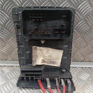 Caja Reles Volkswagen Touran (1T3)(08.2010->) 2.0 Advance [2,0 Ltr. - 103 kW TDI] - 585073
