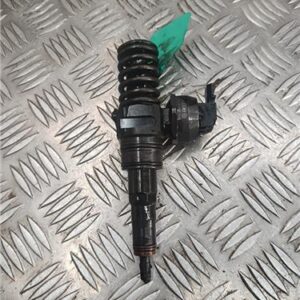 Inyector Seat Ibiza SC (6J1)(06.2008->) 1.4 Ecomotive [1,4 Ltr. - 59 kW TDI] - 588402