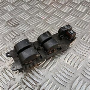MANDO ELEVALUNAS DELANTERO IZQUIERDO Toyota AVENSIS Sedán (T25) 2.0 D-4D - 589599