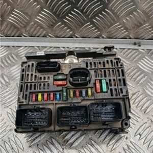 Caja Reles Peugeot 407 SW (05.2004->) 2.0 HDi 135 - 591839