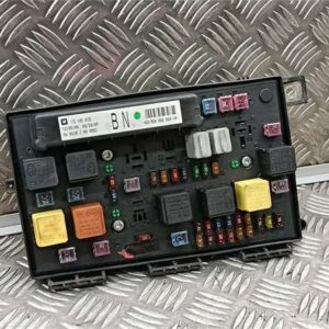 Caja Fusibles/Rele Opel Astra H Berlina (2004->) 1.7 CDTI - 603878