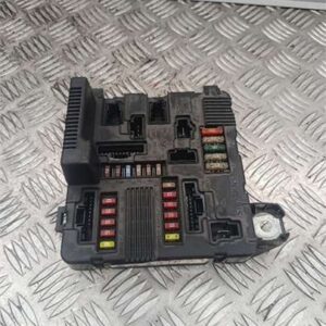 Caja Reles Renault Megane II Berlina 5P (10.2002->) 1.6 Confort Authentique [1,6 Ltr. - 83 kW 16V] - 607560