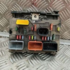 Caja Fusibles/Rele Peugeot 307 Break / SW (S1)(04.2002->06.2005) 1.6 HDi 110 - 613512