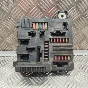 Caja Fusibles/Rele Renault MEGANE II Sedán (LM0/1_) 1.9 dCi (LM0G, LM1G, LM2C) - 612598