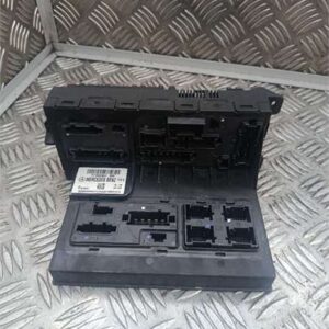 Caja Reles Mercedes-Benz Clase E (BM 211) Berlina (01.2002->) 2.7 E 270 CDI (211.016) [2,7 Ltr. - 130 kW CDI CAT] - 621631